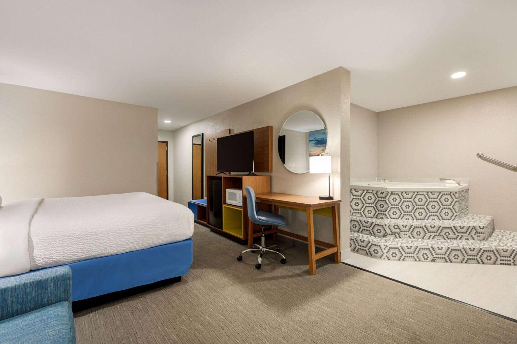 Days Inn By Wyndham Hillsboro Dış mekan fotoğraf